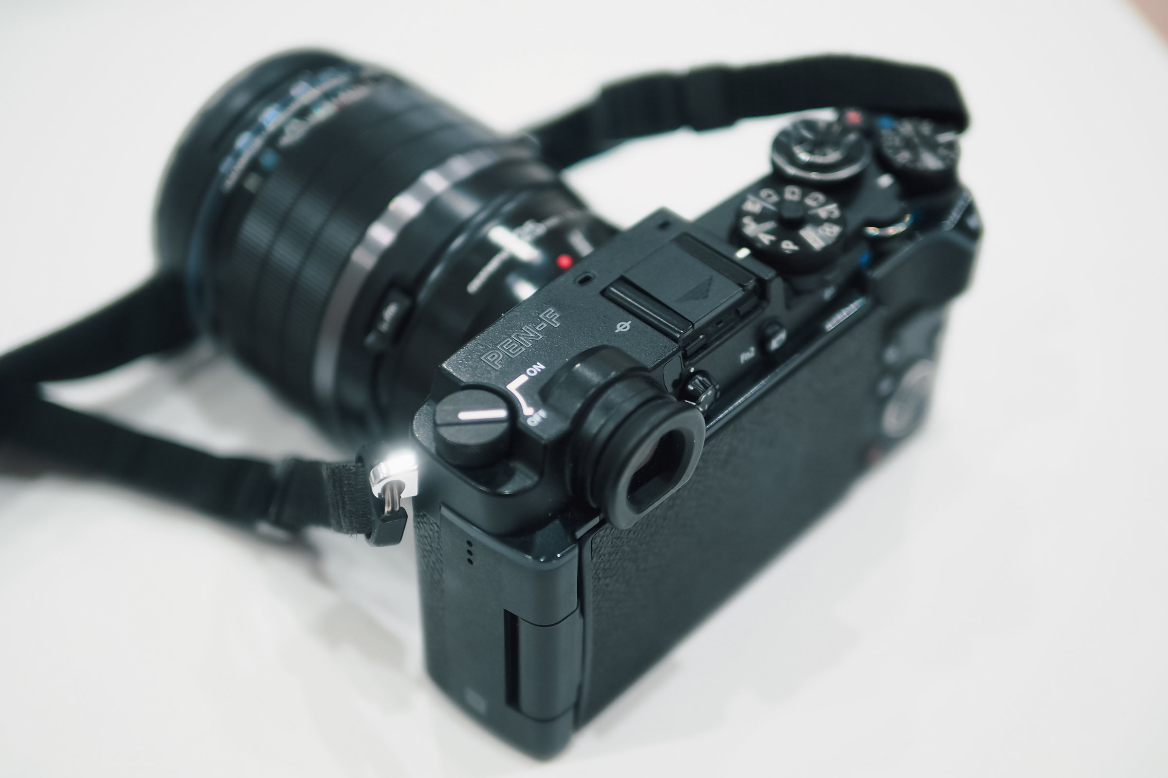 OLYMPUS PEN-F & M.ZUIKO DIGITAL ED 25mm F1.2 PRO